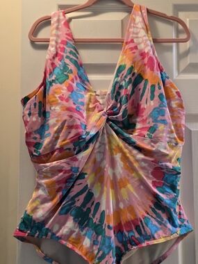 Women's Plus size 24 Lands' End Tie-Dye print one-piece  fully lined swimsuit